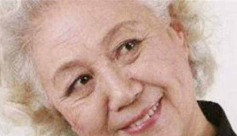 趣味测试：图中4个老太太哪个寿命最长？测你上辈子因什么而死