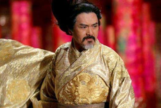 此人贵为皇亲国戚，被大臣羞辱后向太后告状，皇帝直接骂他活该