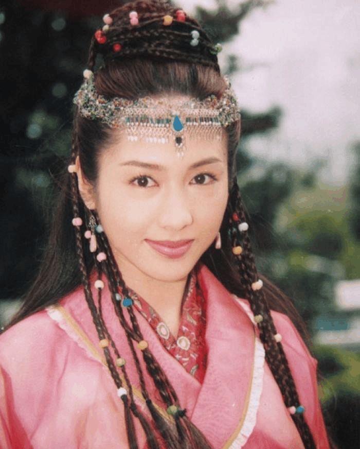 再看86年的飞跃羚羊，黎姿变化真大，不过袁洁莹真是从小美到大！