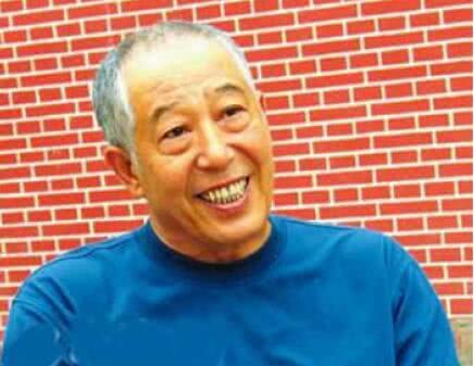 曾担任春晚主持,凭《我爱我家》傅明走红,今去世12年让人怀念