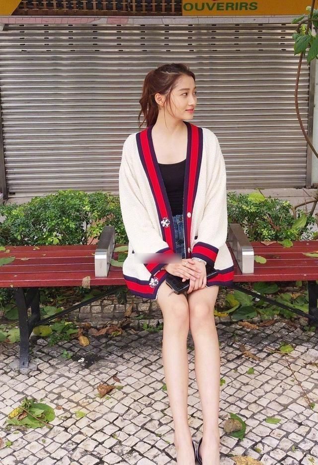 关晓彤班级合影被公开!她居然不是班里最美的