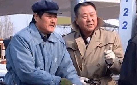 赵本山商演42万给范伟七千,郭德纲商演65万,给于谦这个数!