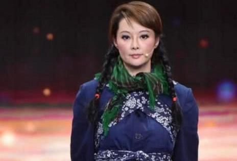 被袁立连番炮击后,视觉中国图库清空了她所有