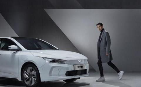 吉利新车GE11官宣！量子银盾车标相当吸睛，极具年轻、科技质感