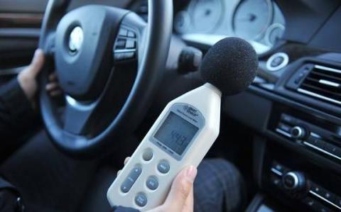 老司机提醒：无论车价高低，跑高速记得这样做