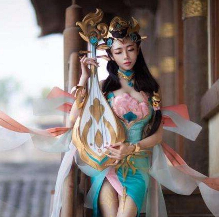 大学生cos杨玉环,路人小伙看着迷,网友:这是高手!
