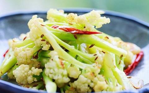 菜花蛇无毒称王秘诀 百蛇之王为何让毒蛇闻风丧胆