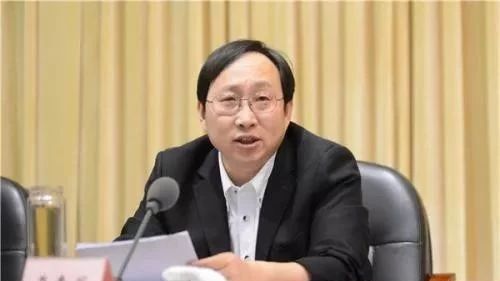 严书记被查 此前“严书记女儿事件”曾引发舆情