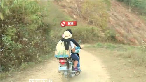 《变形计》白富美路边拦车求捎带,看到她短裙高跟后!网友:我来
