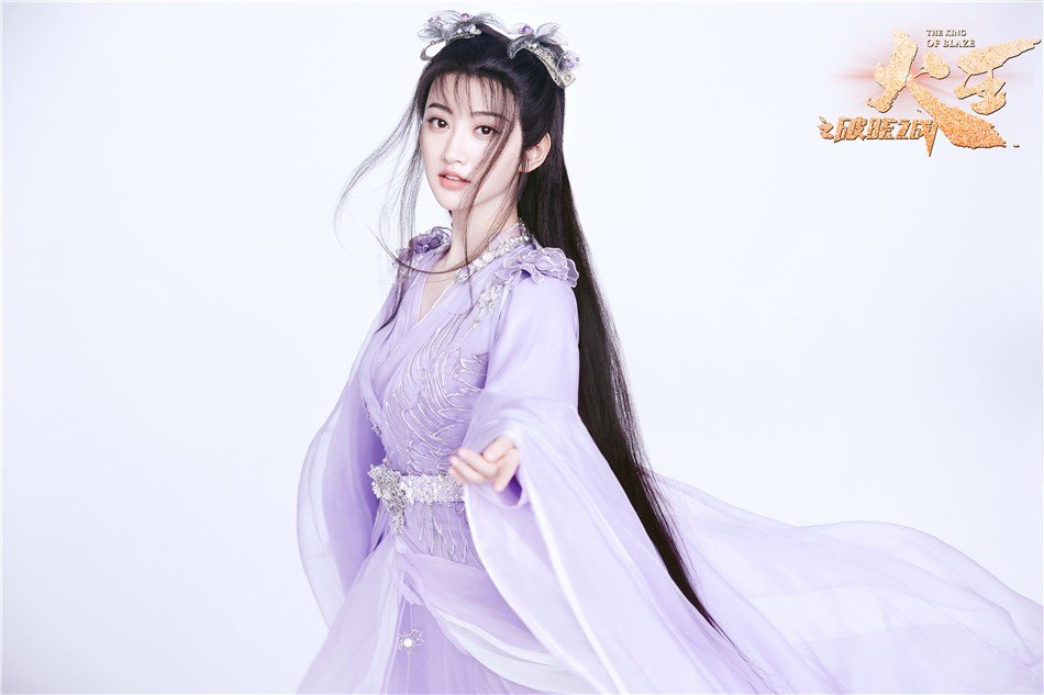 景甜《火王》将揭前世恩怨