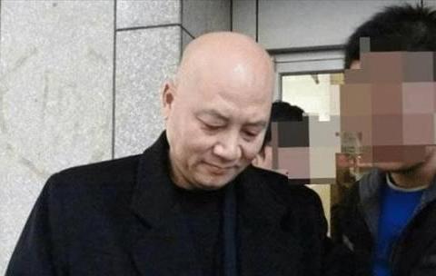 “唐僧”亲自开宾利来保养，4S店技师：车内一块表比A8还贵