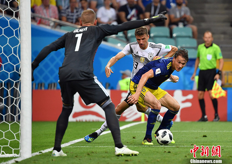 德国队2-1绝杀瑞典 克罗斯任意球建功