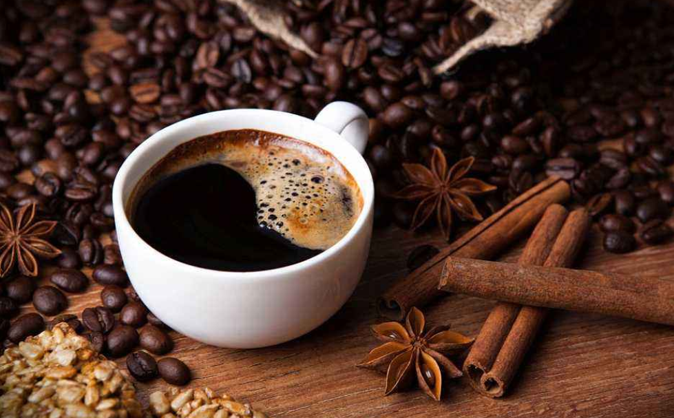 为什么有些健身爱好者都喜欢喝咖啡？看完后，你健身前也会喝一杯