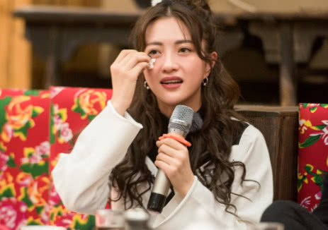 张嘉倪家的餐桌,包文婧家的餐桌,富二代和草根