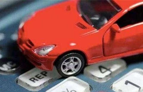 交警提醒：别再听保险公司“画大饼”了，车险买这4种就行了！