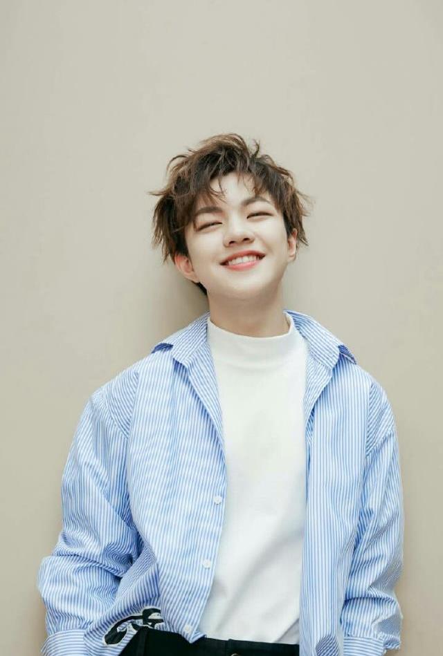 钱正昊开心分享考上伯克利心得,期待一同面试的王源发来好消息!