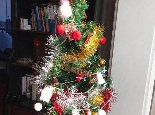 晒晒钱泳辰的豪宅：家里餐桌都是高档红木，装修太豪华霸气了