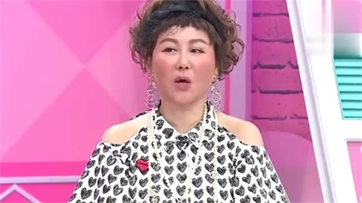 她是很多明星的干妈，成名后大方晒整容照，曾当众打林心如耳光