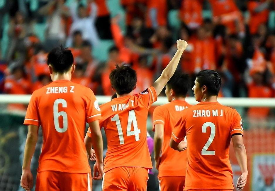 位置尴尬!王彤入里皮法眼太难,年轻时履历太过