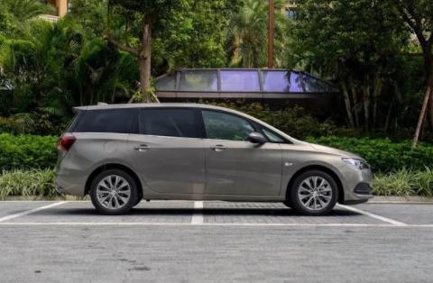 一些mpv为什么不用侧滑门的，非要用那种传统式车门？