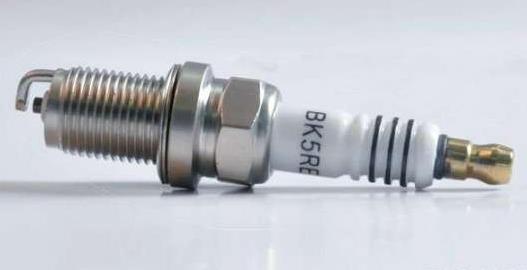 如果汽车出现这种情况，说明你的车辆该更换火花塞了！