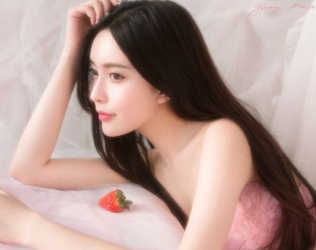 长相撞脸古力娜扎,刚出道就资源不断,如今却在