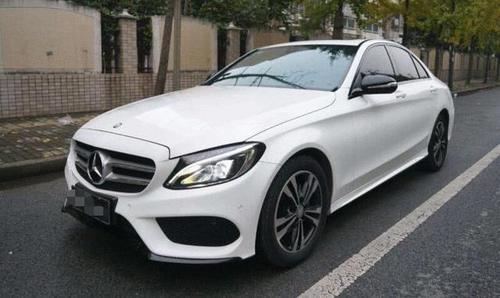 关晓彤开什么车 周冬雨开什么车 迪丽热巴开什