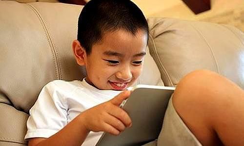 孩子迷恋电子游戏，视力下降、影响学习，或许这三招能帮到您