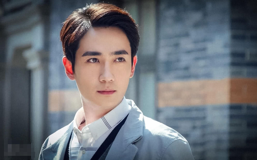 朱一龙唯美照片图片