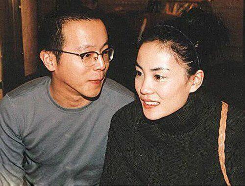 晒王菲前夫窦唯的三婚妻子,3年前已生女儿,网