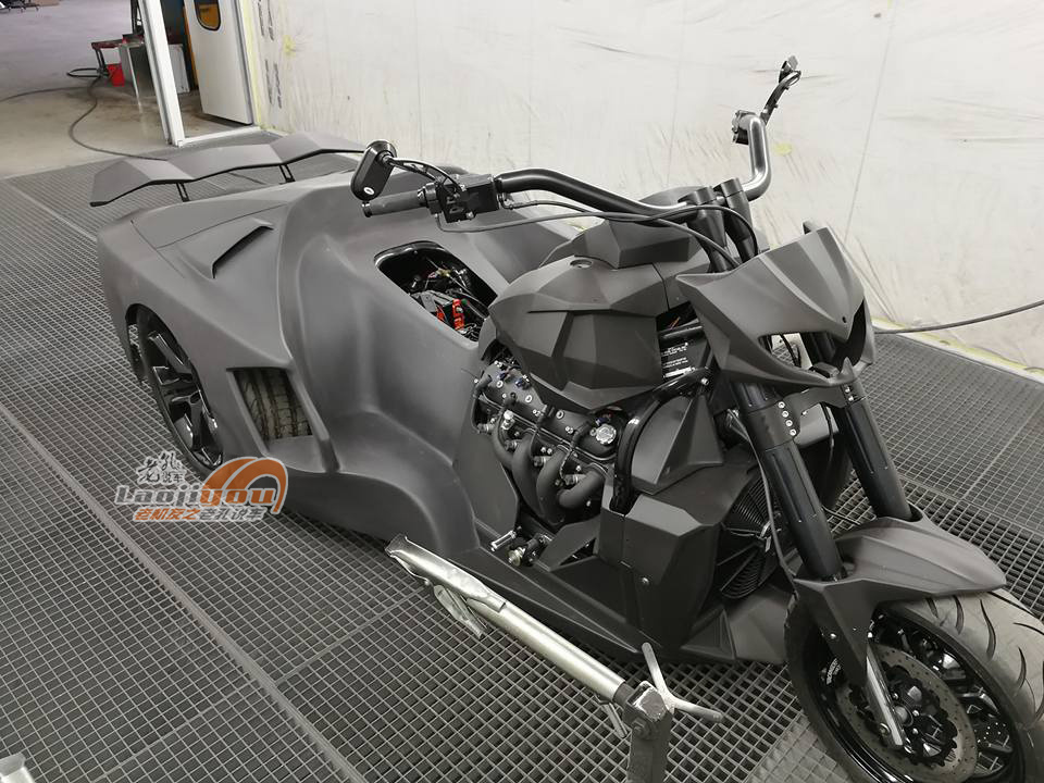 兰博基尼三轮摩托车现身,6.2l排量,v8引擎,455匹马力的怪兽