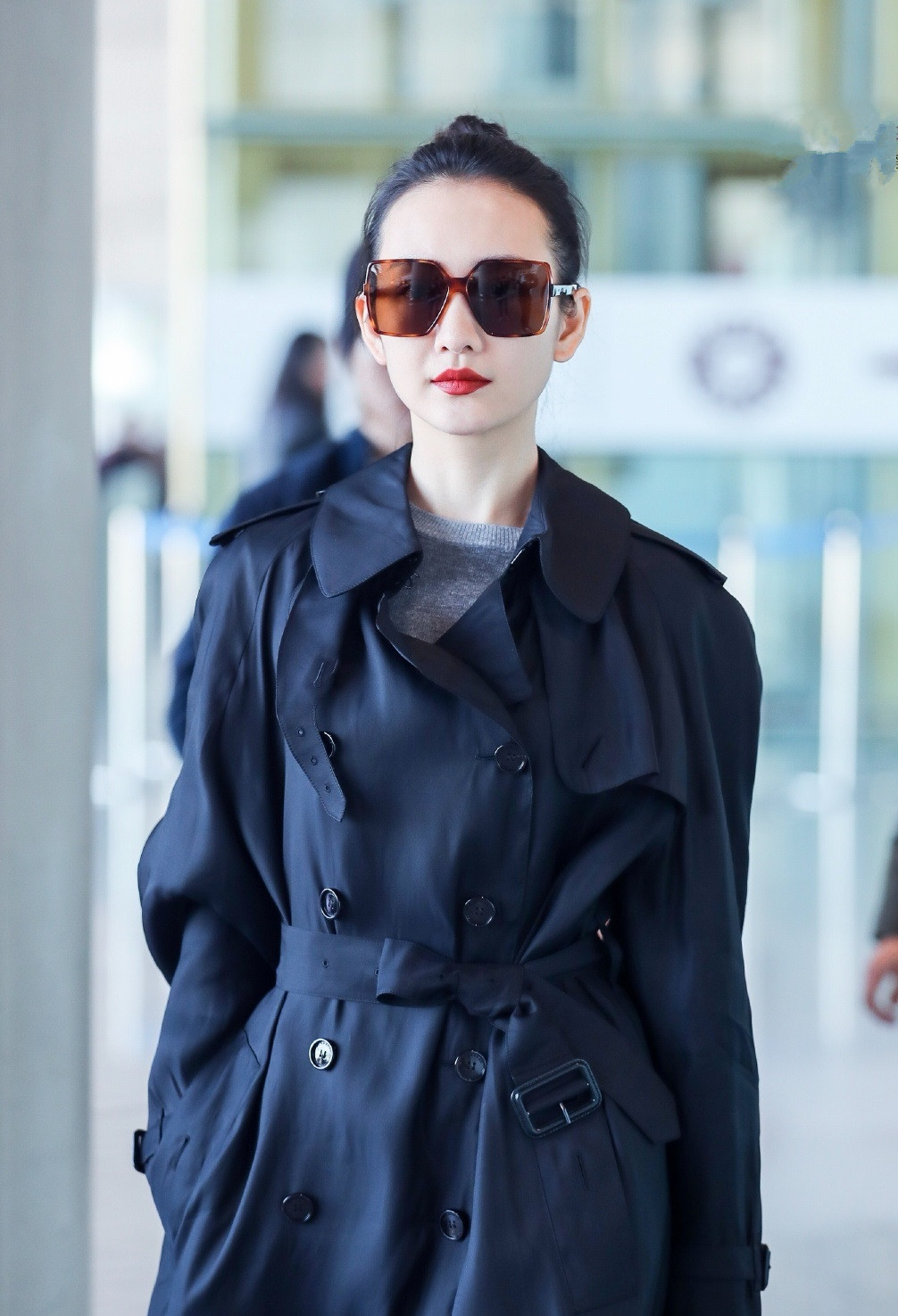 风衣特工女_百里守约特工魅影图片