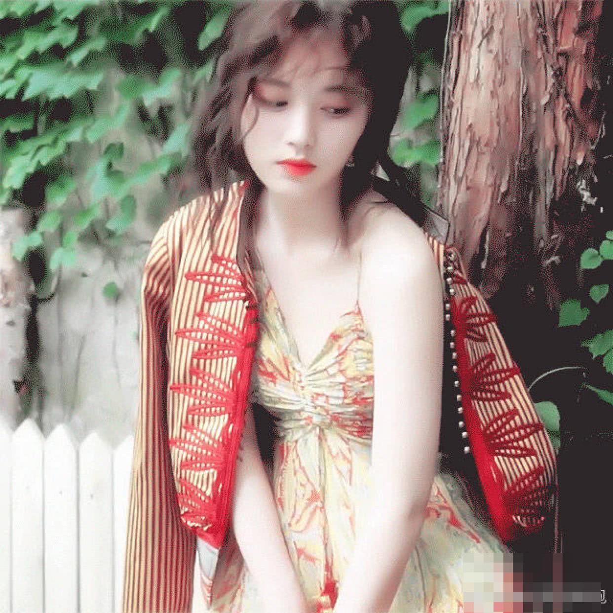 当清纯动人的鞠婧祎性感起来,原来也可以如此撩人