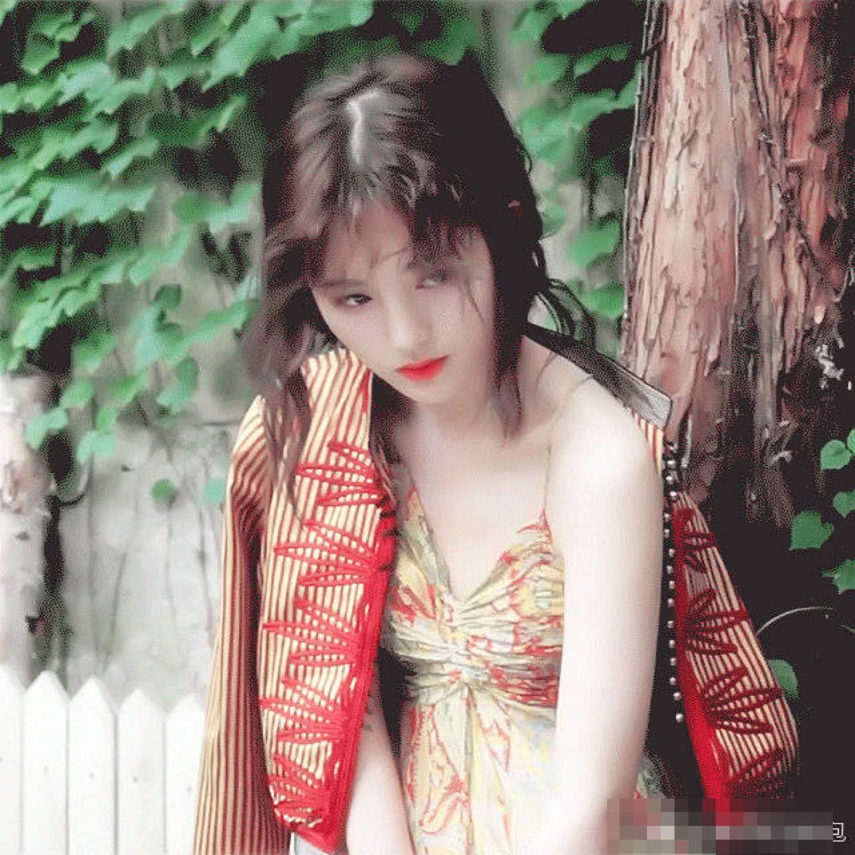 当清纯动人的鞠婧祎性感起来,原来也可以如此撩人