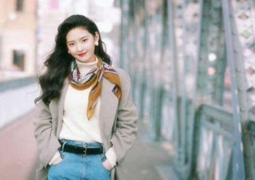 两天热搜第一，堪比流量小花，初恋女神还是要悠着点啊!|悲伤逆流成河|抖音|初恋