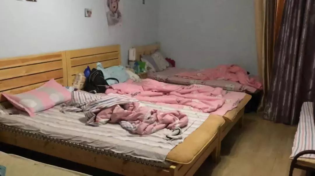 房间脏乱差