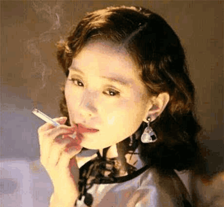 梳手推波纹的9大女星