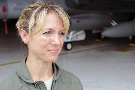 911事件发生时,女飞行员驾战机奉命撞击,不料