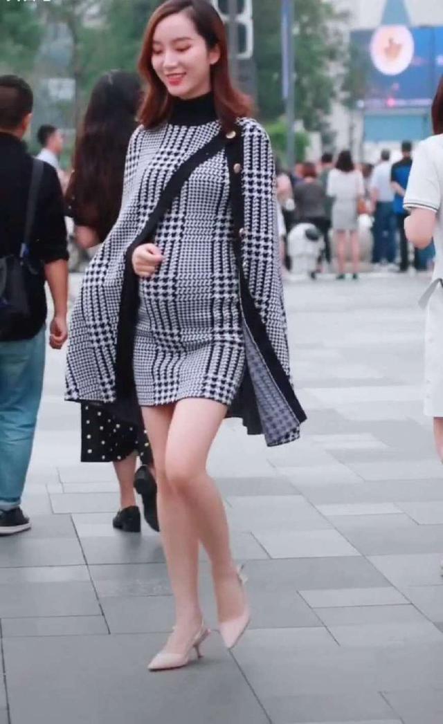 抖音“最美孕妇”走红，笑起来太美了，网友：老公真幸福！