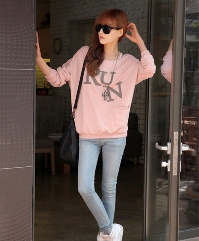 秋冬好看的时尚搭配 卫衣穿搭舒适又保暖