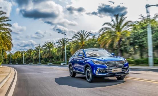 天时地利人和都占全了,长安CS85 COUPE能成为新中产之车吗?