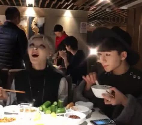 �����������Ѿۻ�Ի����ȴ����̫С�������Բ�����Ц�����ѣ�