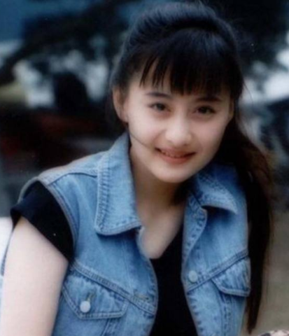 她是赵薇最感谢的人,逆生长女神,丈夫年轻帅气