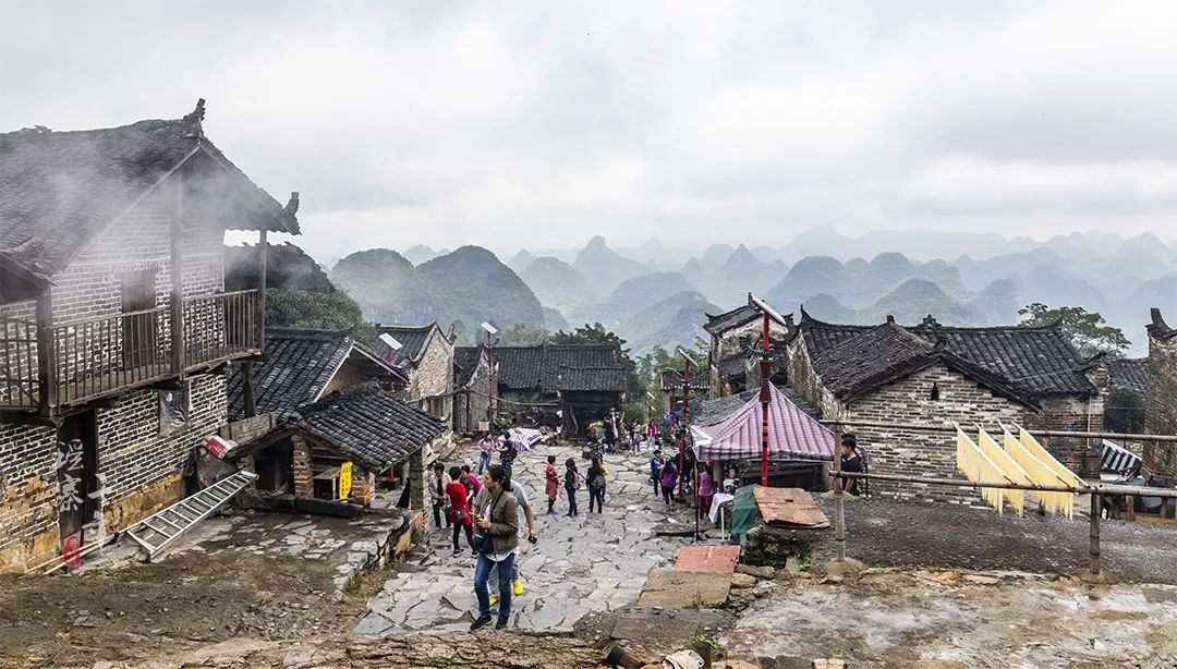 只知道千户苗寨?你out了,广东有个千年瑶寨毫不逊色,跟我去深度游!
