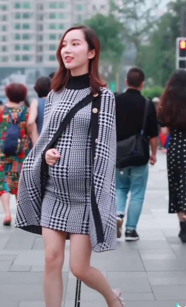 抖音“最美孕妇”走红，笑起来太美了，网友：老公真幸福！