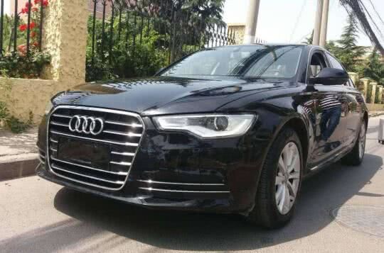 农村出身的劳模赵丽颖,现身家过亿,近亿元豪车