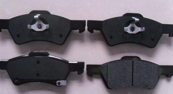 刹车片多久换一次才合理？4S店建议3万公里，老司机说了实话