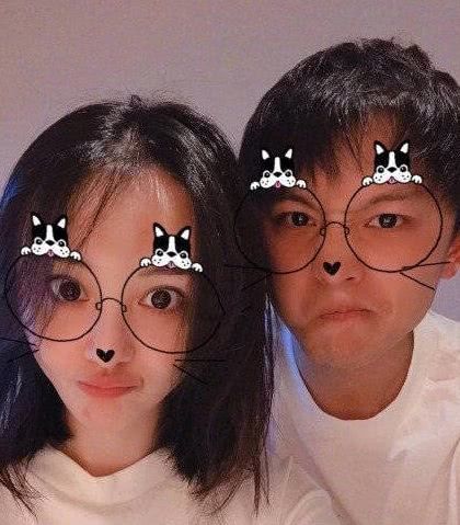 娱乐资讯:合开公司后郑爽男友微博首次发文