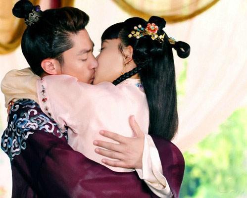 霍建华吻遍半个娱乐圈的女星,唐嫣最享受,唯独