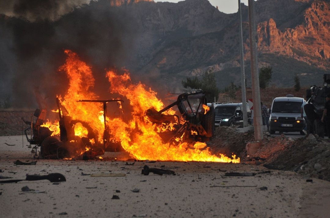 土耳其军队遭大规模夜袭:连夜紧急后撤 数十辆军车被摧毁